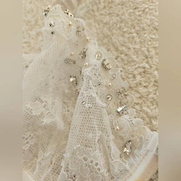 Victorias Secret Designer Collection Swarovski Crystal White Lace Unlined Set